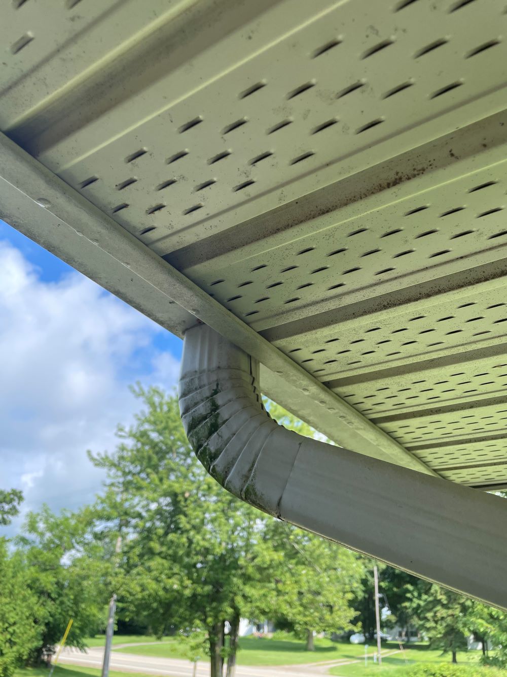 Eavestrough Gutter Cleaning Performed in Port Dover Ontario